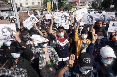 Demo Hari Ketiga di Myanmar Diikuti Ribuan Pekerja dan Mahasiswa