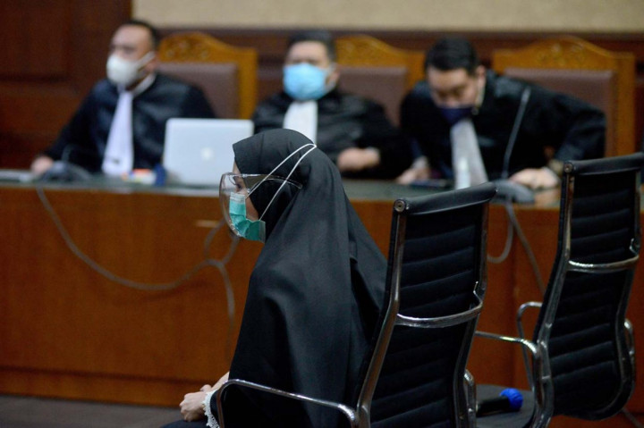 3 Foto Terpopuler: Jaksa Pinangki Divonis 10 Tahun Bui hingga Massa Antikudeta Myanmar Dibubarkan dengan Meriam Air