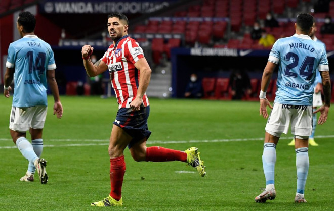 Momen saat Luis Suarez (kiri kedua) berselebrasi usai membobol gawang Celta Vigo (Foto: AFP/Pierre-Philippe Marcou)