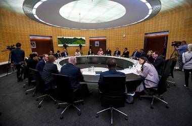 Ogah Pakai Dasi, Pemimpin Maori Diusir dari Parlemen Selandia Baru