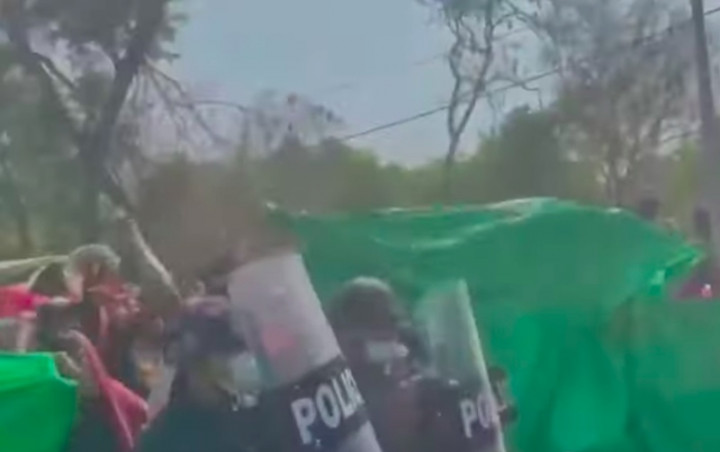 Polisi Myanmar Beralih Dukung Pedemo Penentang Kudeta