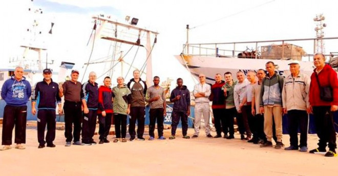 ABK dari kapal penangkap ikan Italia yang dibebaskan dari tawanan Libya. Foto: ANSA