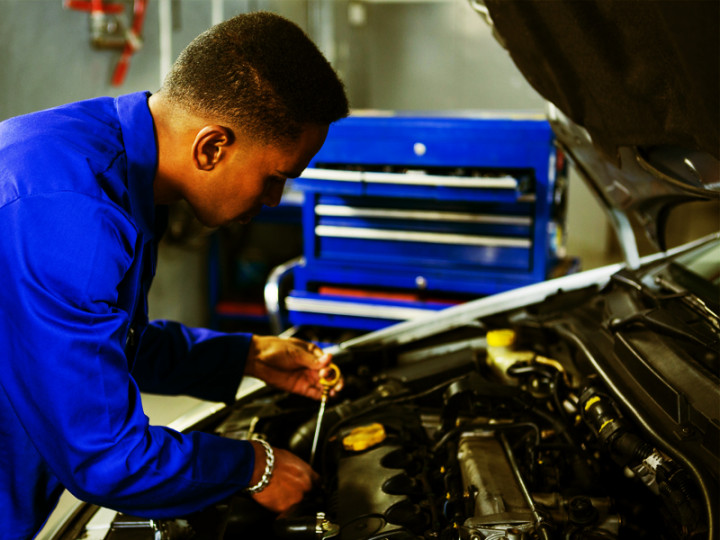 Mau Pergi Jauh? Cek Dulu 8 Komponen Mobil Ini Agar Aman di Jalan