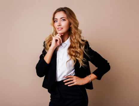 7 Ide Outfit untuk Interview yang Membuat HRD Terkesan