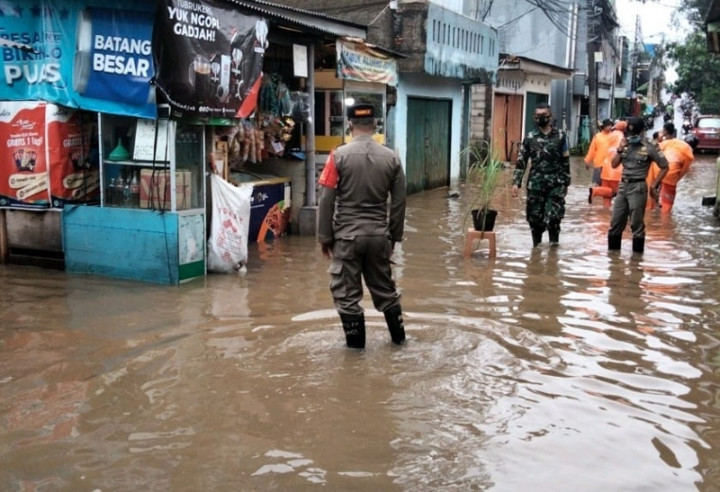 3 RW di Cipinang Melayu Tergenang