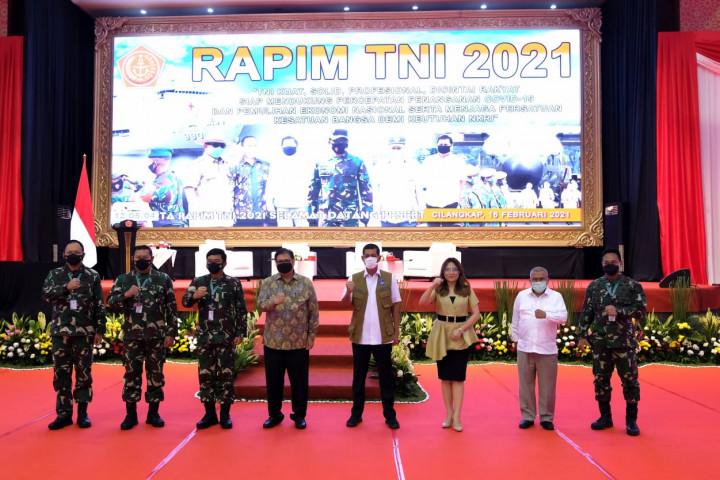 Airlangga Apresiasi Pelibatan 30.219 Pasukan TNI Bantu Tangani Covid-19