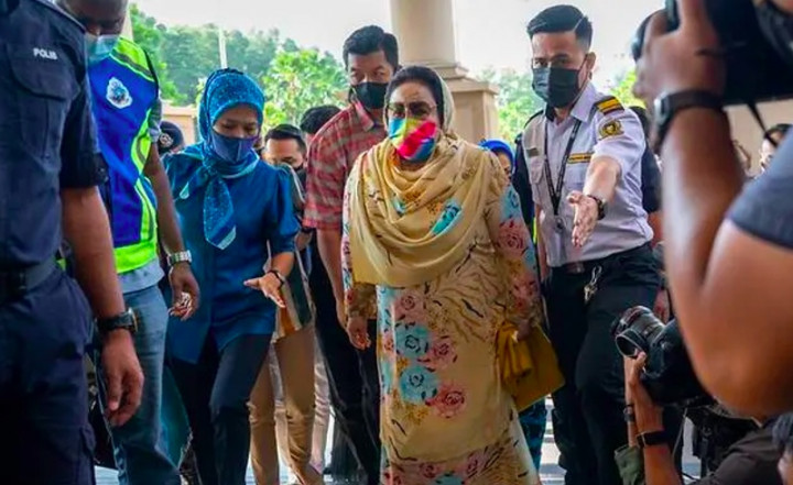 Malaysia Perintahkan Persidangan Korupsi Istri Mantan PM Najib Razak