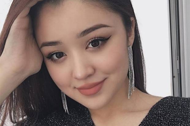 Ramai Dihujat Netizen +62, Dayana Malah Asik Main Bareng Buaya Dubai