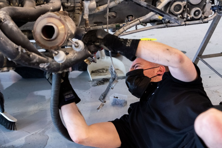 Kecelakaan dan Tak Ikut <i>Free Practice</i>, Tim Jota Berusaha Keras Tetap Balapan