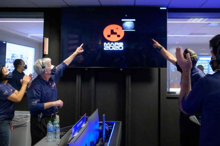 Detik-detik Robot Penjelajah NASA Berhasil Mendarat di Mars