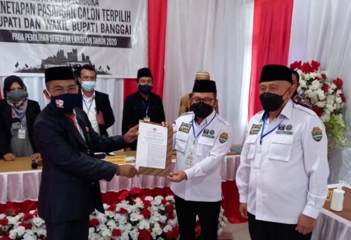 KPU Banggai Tetapkan Amirudin-Furqanudin Pemenang Pilkada
