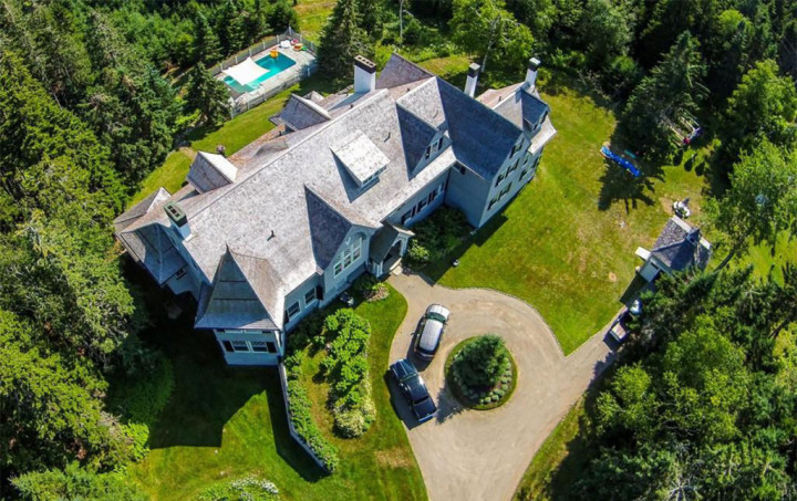 Bak Istana, Rumah Mewah John Travolta Punya 20 Kamar