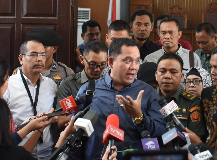 Pengacara Bantah Fredy Bayar Orang Jadi Figur Palsu