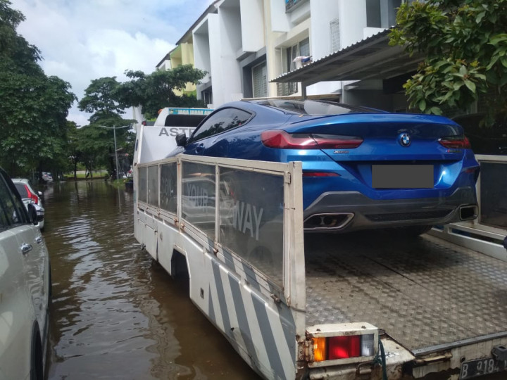 Jakarta Sekitar Dilandar Banjir, Ini Layanan Evakuasi Gratis Khusus Mobil Eropa