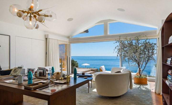 Intip Mewahnya Rumah Baru Pendiri WhatsApp Seharga Rp1,2 Triliun