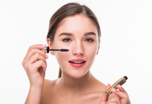 6 Cara Memilih Maskara yang Tepat