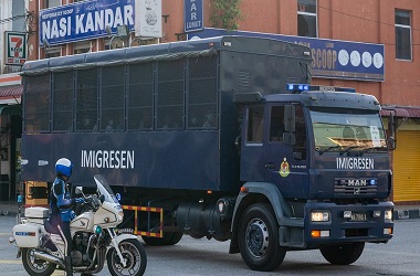 Malaysia Tunda Deportasi 1.200 Imigran Myanmar