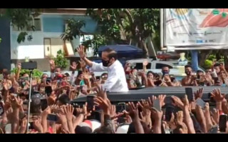 Kerumunan Jokowi Jenisnya Euforia, Beda dengan Kerumunan Rizieq Shihab
