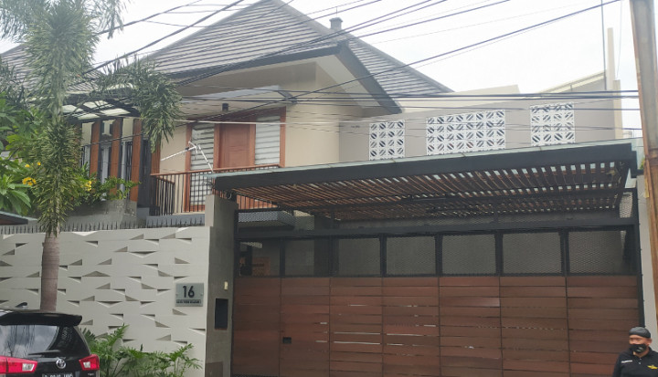 KPK Geledah Rumah Politikus PDIP Ihsan Yunus