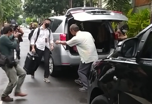 2 Koper dari Penggeledahan Rumah Ihsan Yunus Kosong