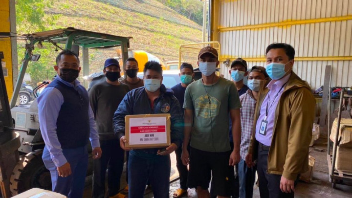 Gerak Cepat KJRI Hong Kong Kirim Makanan ke WNI di Kapal Rusak