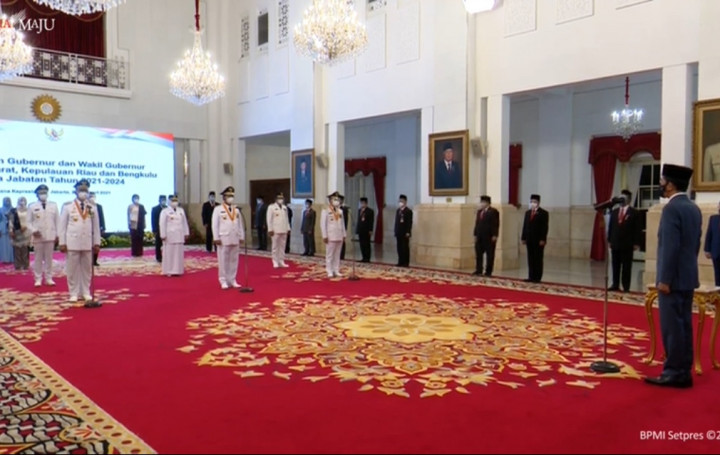 Jokowi Lantik Gubernur Sumbar, Kepri, dan Bengkulu