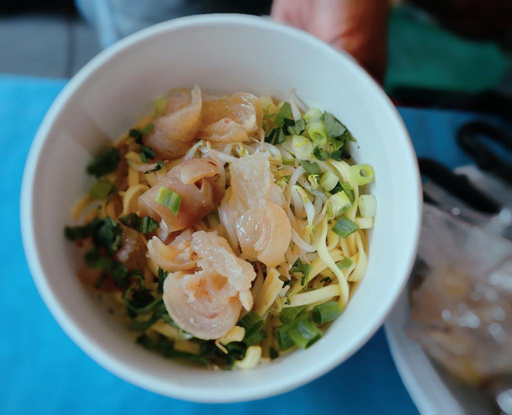 Jika berwisata ke Bandung, jangan lupa cicipi kulinernya yang khas, mie kocok (Foto:MI/Tosiani)
