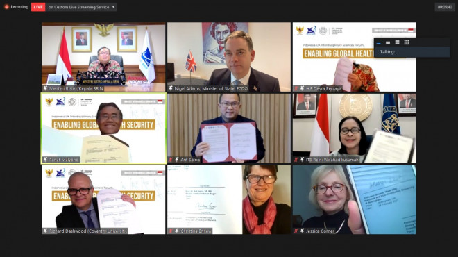 Penandatanganan MoU Kerja Sama Riset Deteksi Virus Inggris-Indonesia. Foto: Medcom.id/Marcheilla Ariesta