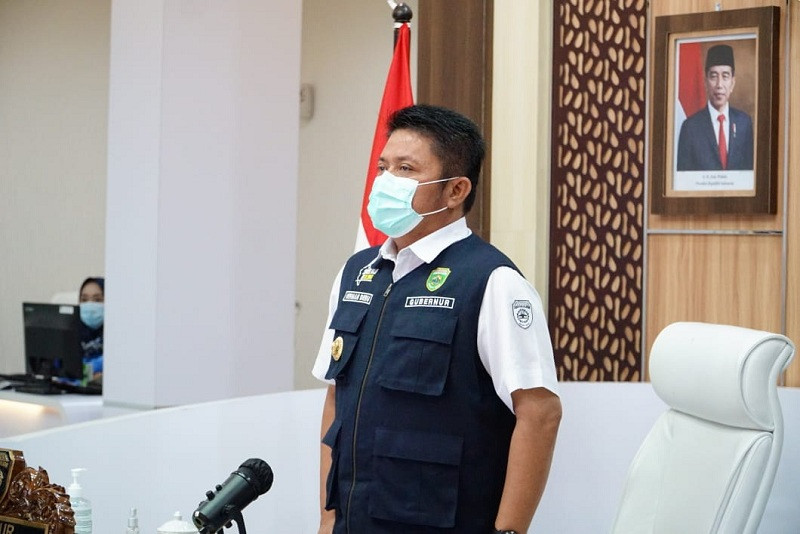 Gubernur Sumsel Herman Deru saat menghadiri Rakortekrenbang secara virtual bersama Menteri Perencanaan Pembangunan Nasional/Kepala Bappenas, Suharso Monoarfa, Kamis, 25 Februari 2021. Foto: Dokumentasi
