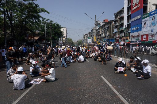 Jumlah Pegawai Negeri Ikut Demo Membludak, Militer Myanmar Terguncang