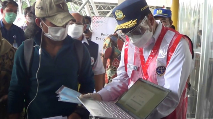 Menhub Tinjau Penerapan GeNose C19 di Pelabuhan Tanjung Priok