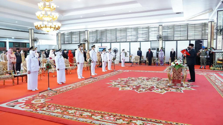 Herman Deru Ingatkan Bupati Baru Dilantik Fokus di Daerah