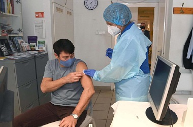 Presiden Hongaria Disuntik Vaksin Covid-19 Buatan Tiongkok