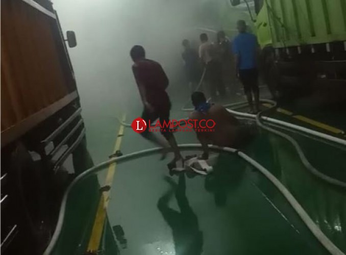 Truk Ekspedisi Terbakar di Dalam Kapal Feri Tujuan Bakauheni