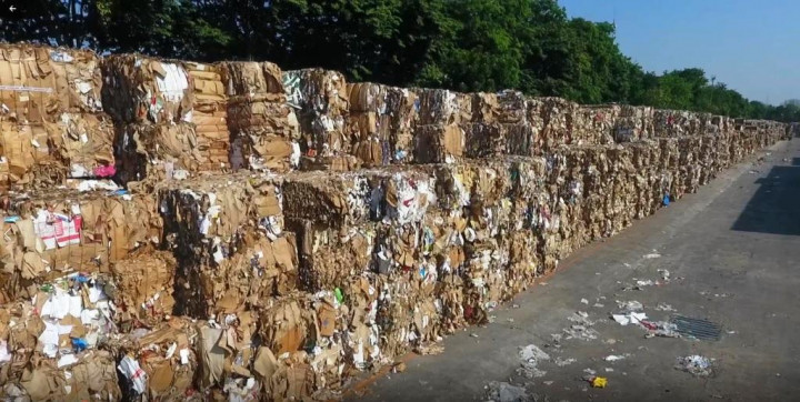 Fajar Paper Gunakan 100% Kertas Daur Ulang sebagai Bahan Baku