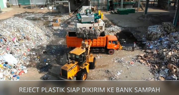 Fajar Paper Gandeng Bank Sampah Manfaatkan Sampah Plastik