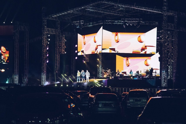 Setahun Pandemi Korona: Lahirnya Konser #dirumahaja dan Drive-in Concert