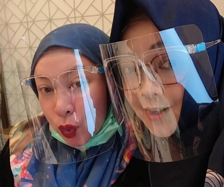 Rina Gunawan Meninggal Dunia, Melly Goeslaw Kehilangan Teman Baik