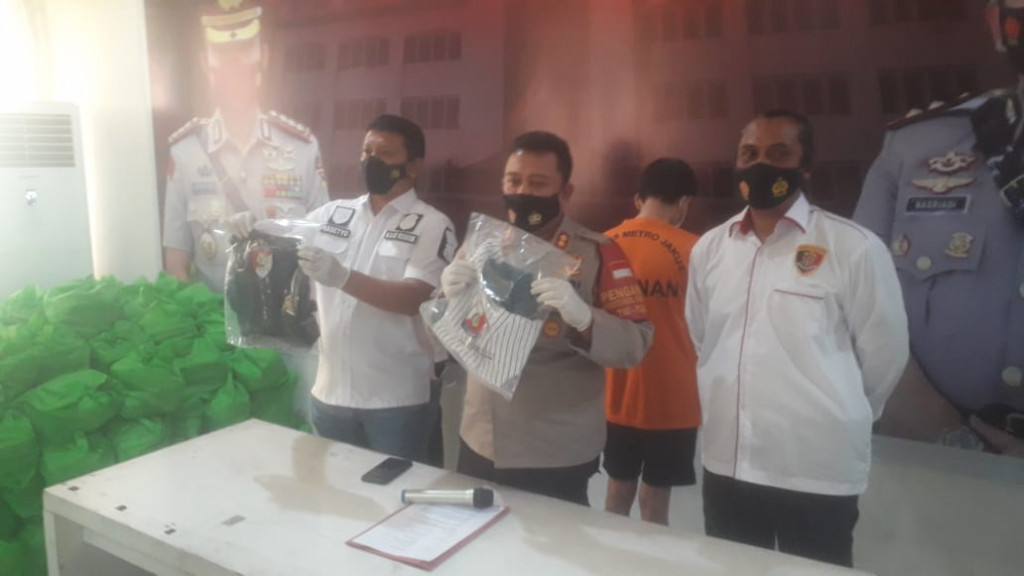 Wakapolres Metro Jakarta Utara, AKBP Nasriadi, saat merilis kasus pelecehan bos terhadap sekretaris, Selasa, 2 Maret 2021. Foto: Medcom.id/Yurike Budiman