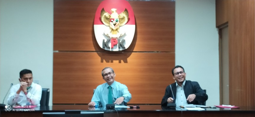 Wakil Ketua KPK Alexander Marwata (tengah). Foto: Medcom.id/Candra Yuri Nuralam