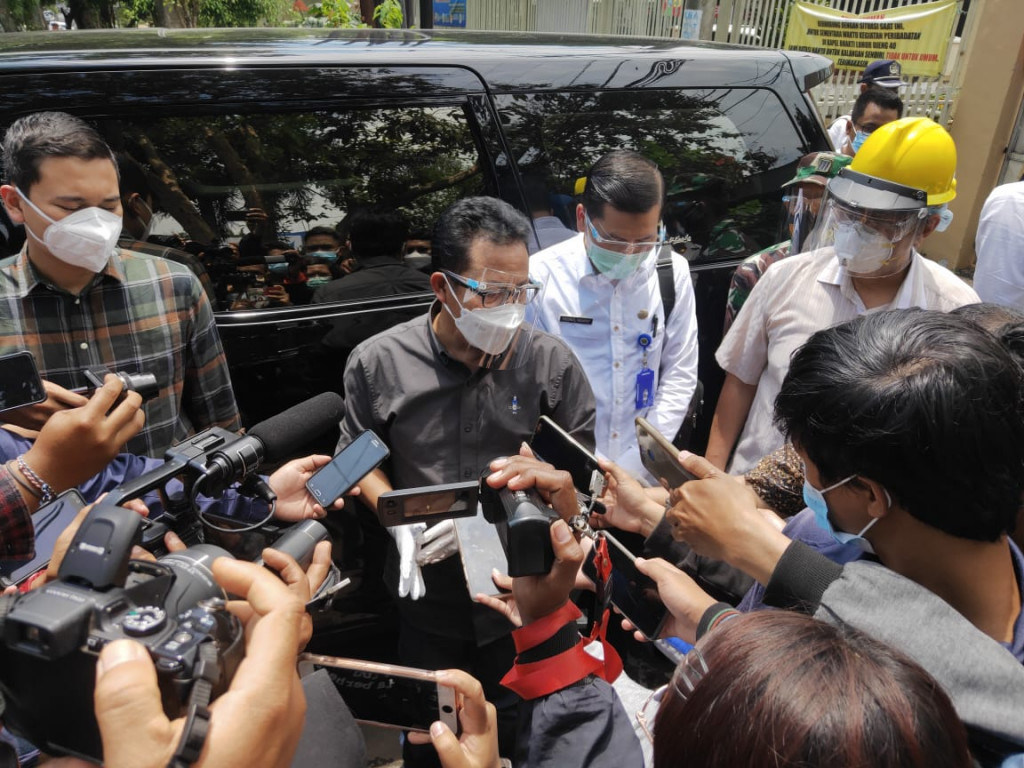  Wali Kota Malang, Sutiaji, meninjau langsung Panti Asuhan Yayasan Bhakti Luhur, Kota Malang, hari ini, Rabu 3 Maret 2021. Medcom.id/ Daviq Umar Al Faruq.