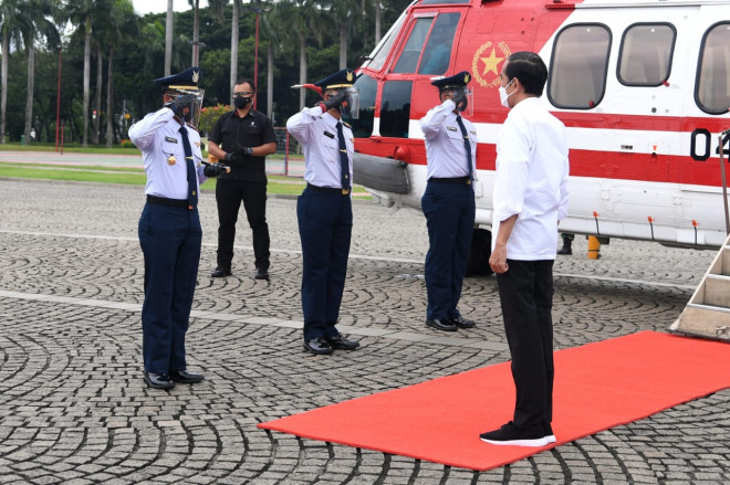 Presiden Jokowi terbang dengan helikopter ke Serang, Banten, Kamis, 4 Maret 2021. Foto: BPMI