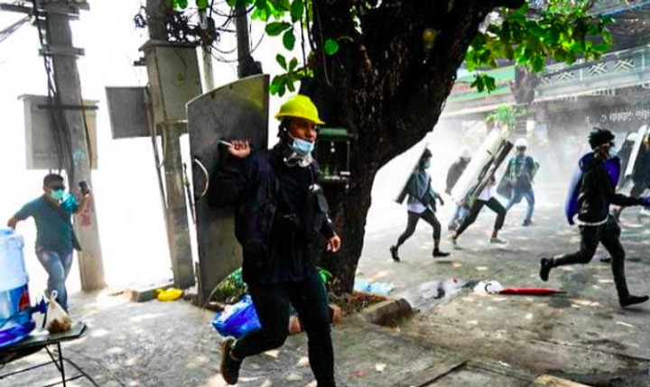 Korban Tewas Bertambah, Pedemo Penentang Kudeta Tetap Lanjutkan Protes