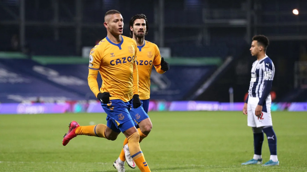 Penyerang Everton, Richarlison, merayakan golnya ke gawang West Bromwich Albion (premierleague.com)