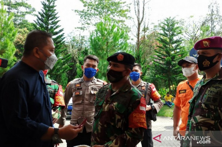 Satgas Covid-19 Sidak Prokes di KLB Demokrat