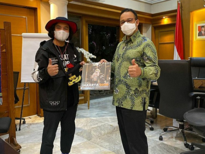 Perwakilan skateboarder Satria Vijie bertemu Gubernur DKI Anies Baswedan (foto: instagram/@satriavijie)