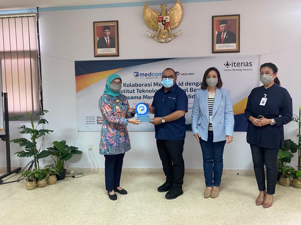 Tim OSC Medcom.id menyambangi Itenas Bandung. Dok Medcom.id