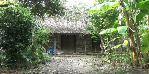 Kondisi salah satu rumah di Desa Plalangan, Kecamatan Jenangan, Ponorogo yang ditinggal penghuninya (Foto / Metro TV)