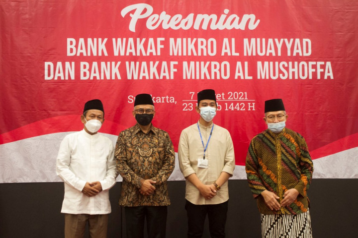 OJK Resmikan Dua Bank Wakaf Mikro di Surakarta