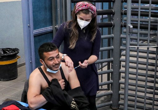 40% Populasi Divaksinasi, Israel Mulai Kembali ke Kondisi Normal